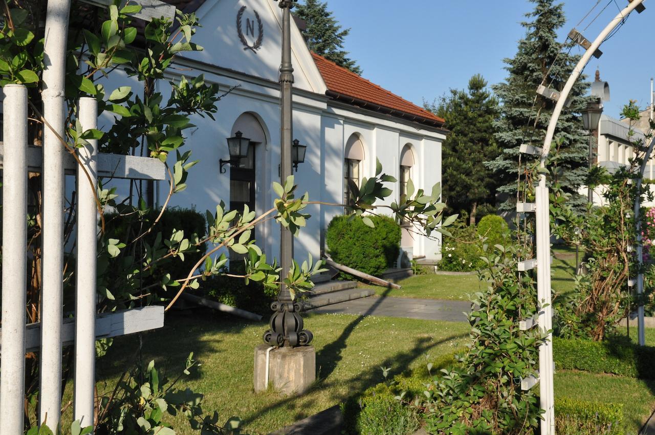 Hotel "Zajazd Napoleonski" وارسو المظهر الخارجي الصورة
